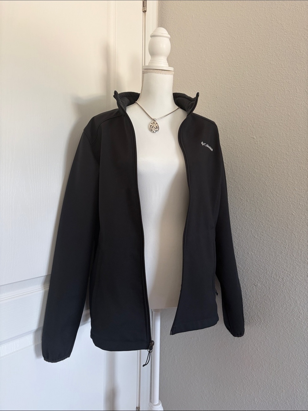 Columbia Women's Black Softshell Utility Jacket